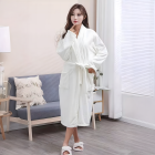 Klassikaline naiste hommikumantel hotellile