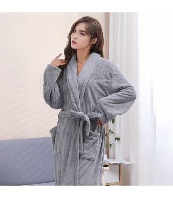 Klassikaline naiste hommikumantel