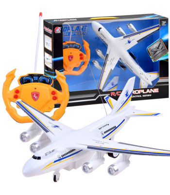 Kaugjuhitav reisilennuk RC0574