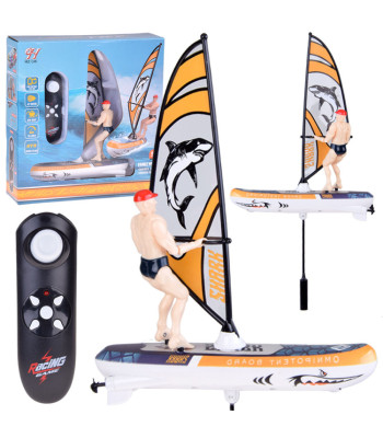 Kaugjuhtimisega valgustav WINDSURFER RC0740
