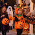 Halloweeni kõrvitsakujuline maiustusämber kaane ja sangaga, 16 cm