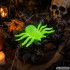 Fluorestseeruvad Halloweeni ämblikud, 2 tk, rohelised, 11 × 7 cm