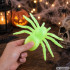 Fluorestseeruvad Halloweeni ämblikud, 2 tk, rohelised, 11 × 7 cm