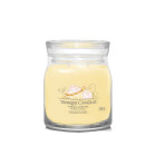 Yankee Candle Aromaatne küünal Signature klaasist medium Vanilla Cupcake 368 g